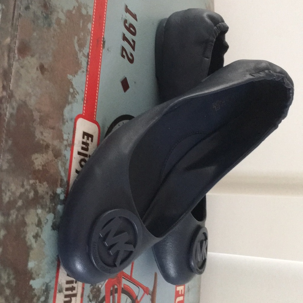 Navy Blue Michael Kors flat